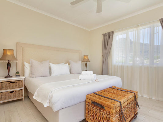 Deluxe Room 2 Super King Size Bed @ Beach House Guest House - Hout Bay