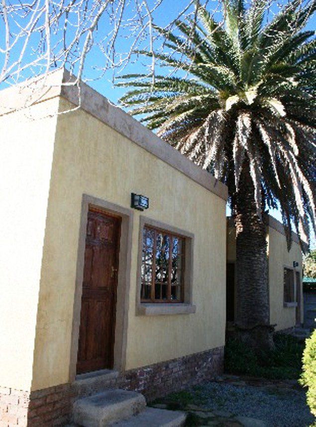 The Black Swann Bandb Queenstown Eastern Cape South Africa House, Building, Architecture, Palm Tree, Plant, Nature, Wood