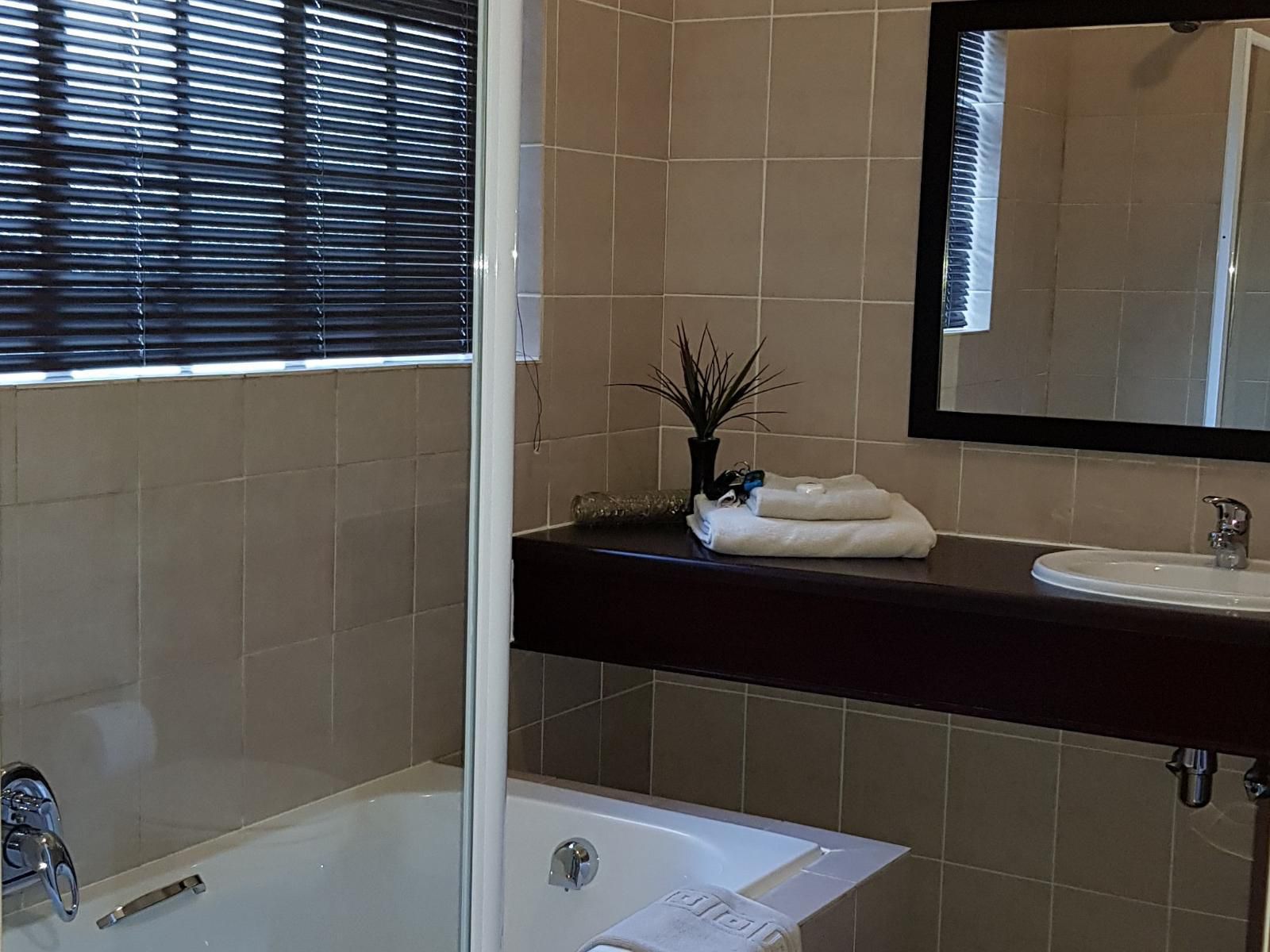 Falling Feather Inn Pretoria East Pretoria Tshwane Gauteng South Africa Bathroom