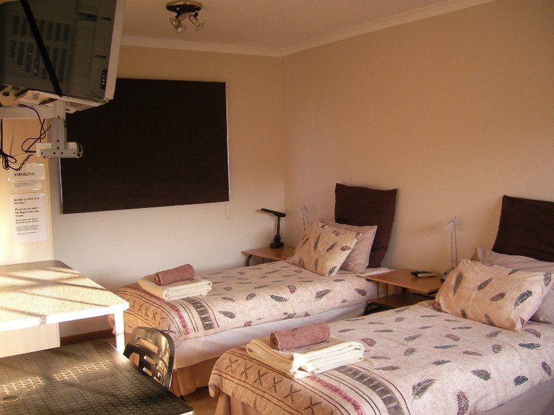 Hummingbird Self Catering Ermelo Mpumalanga South Africa Bedroom