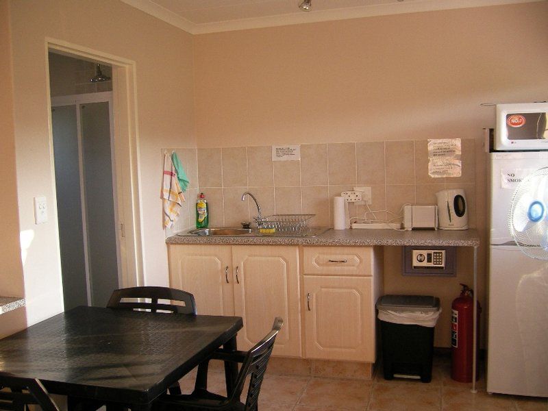 Hummingbird Self Catering Ermelo Mpumalanga South Africa Kitchen