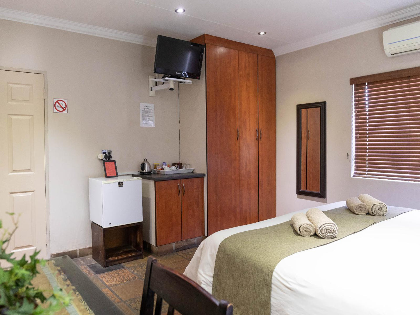 Double or Twin Room with Shower @ The Orion Guest House