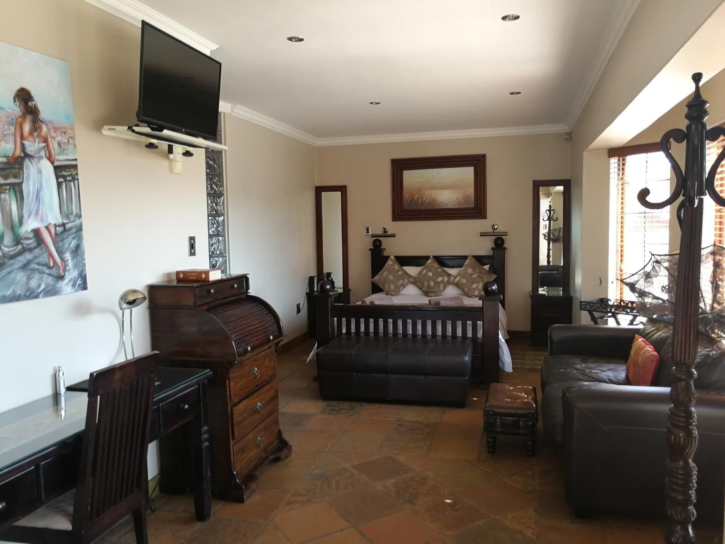 Executive Suite @ The Orion Guest House