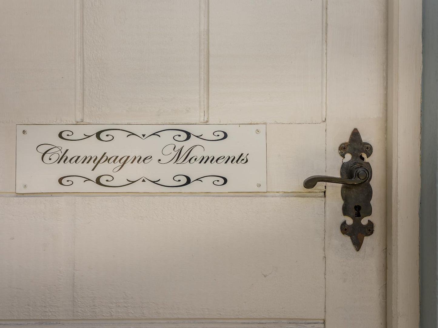 Jill Rose Luxury Room- Champagne Moments @ The Rose Cottage B&B