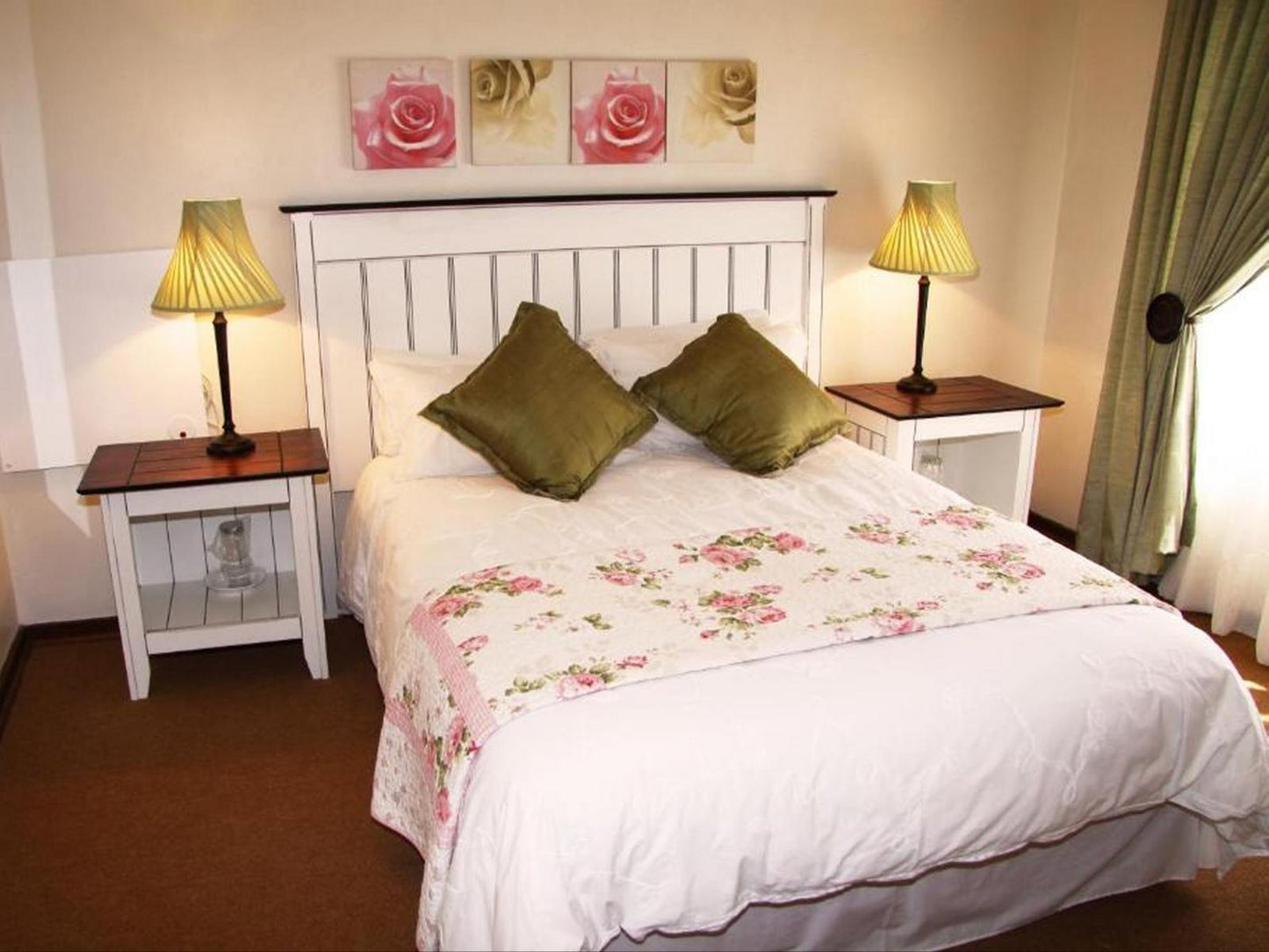 Self Catering - Blue Moon at 294 @ The Rose Cottage B&B