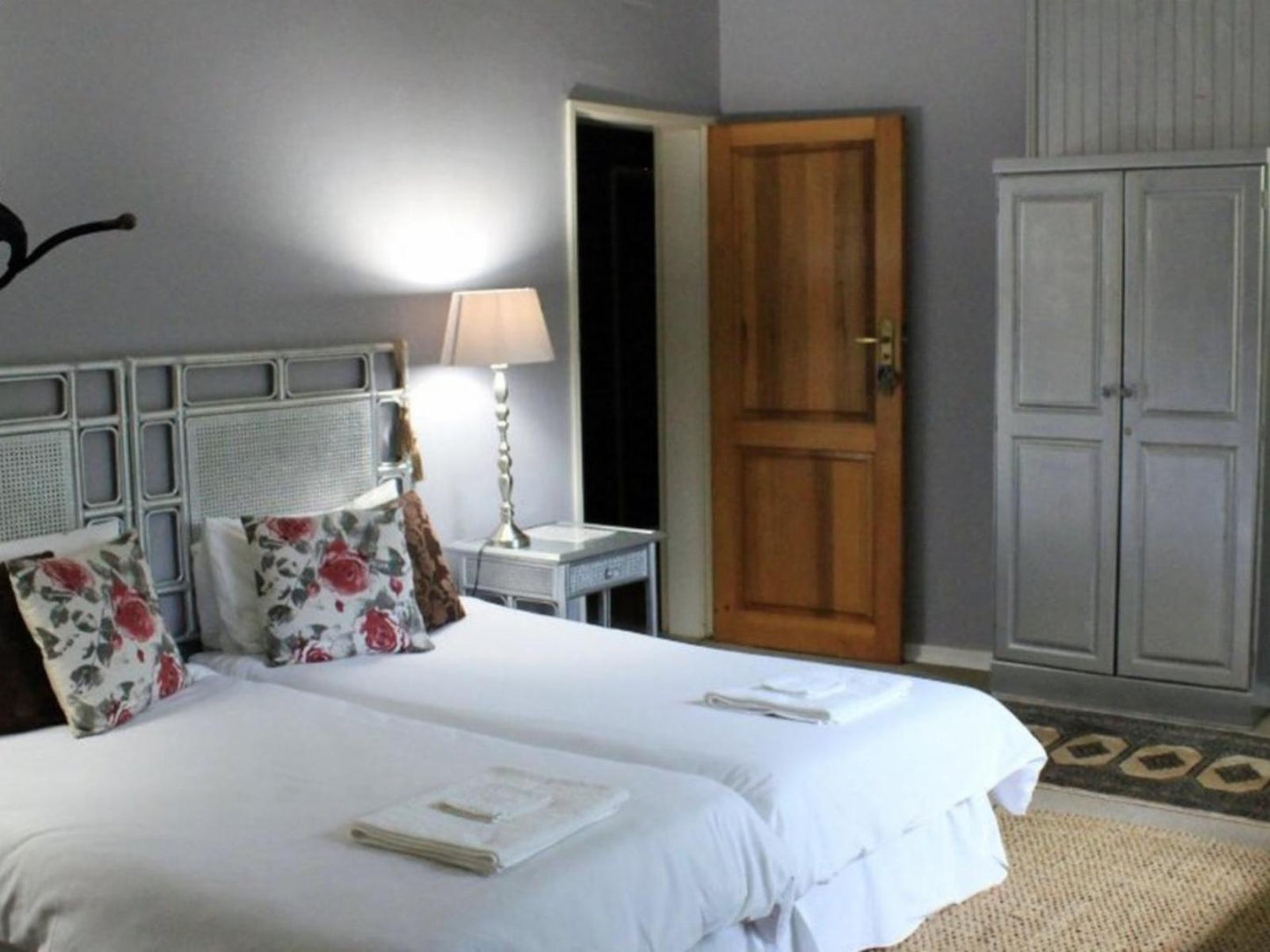 Double or Twin Room @ The Sabie Town House Guest Lodge