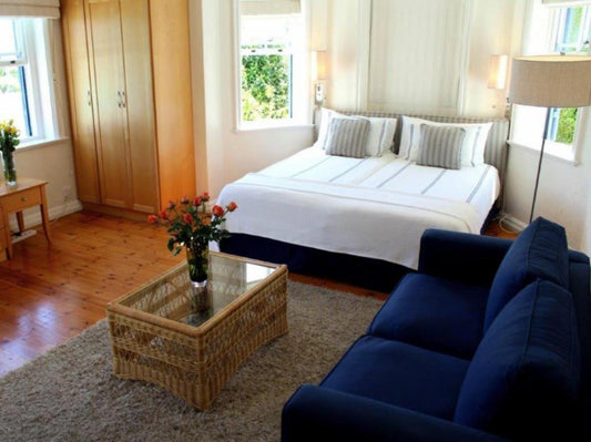Comfort Room Terrace SeaView @ The Walden Suites