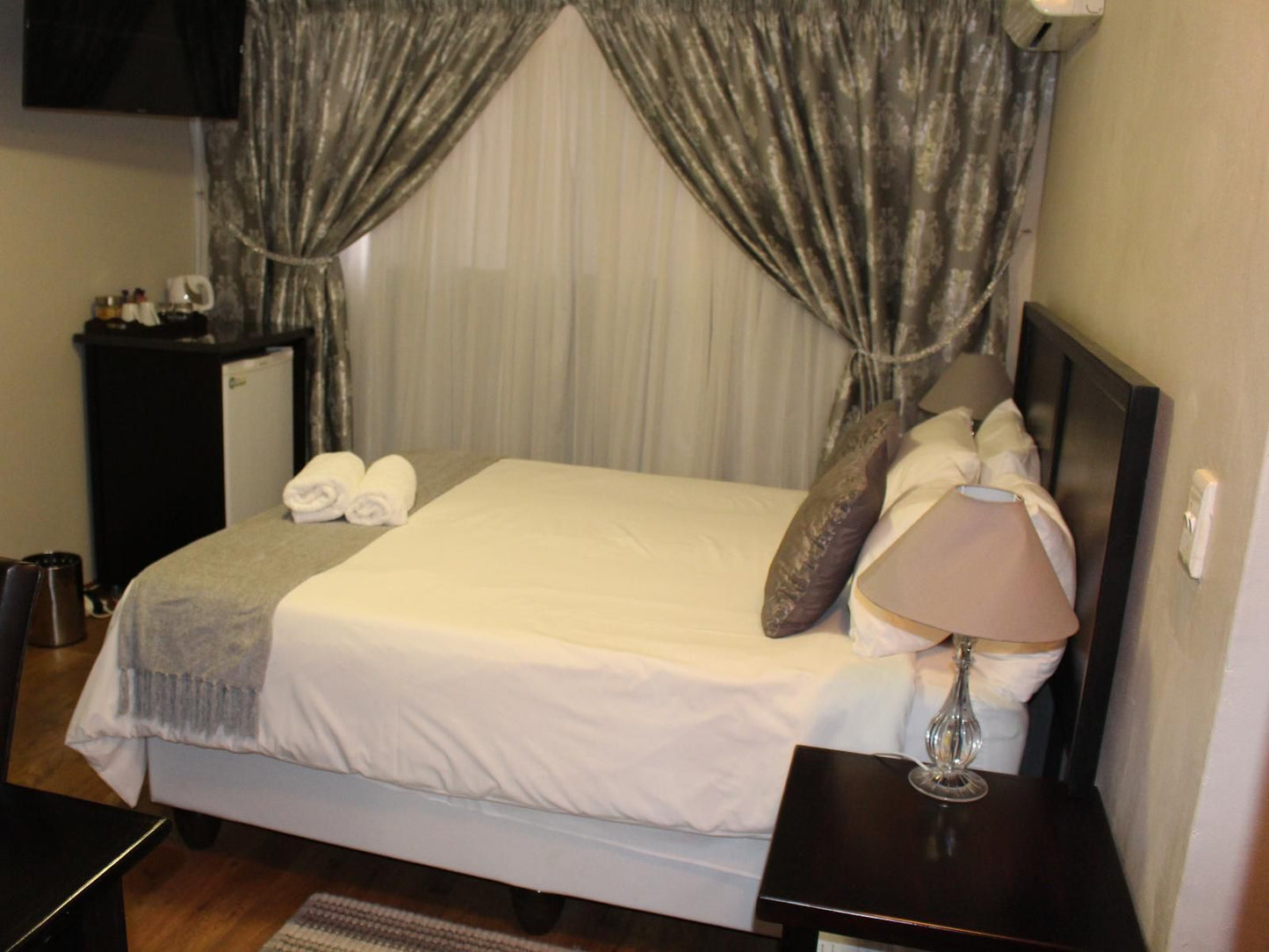 The Willow Tree Guest House Wilkoppies Klerksdorp North West Province South Africa Bedroom