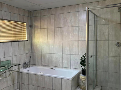 Thirty On Cap Brandwag Bloemfontein Free State South Africa Unsaturated, Bathroom