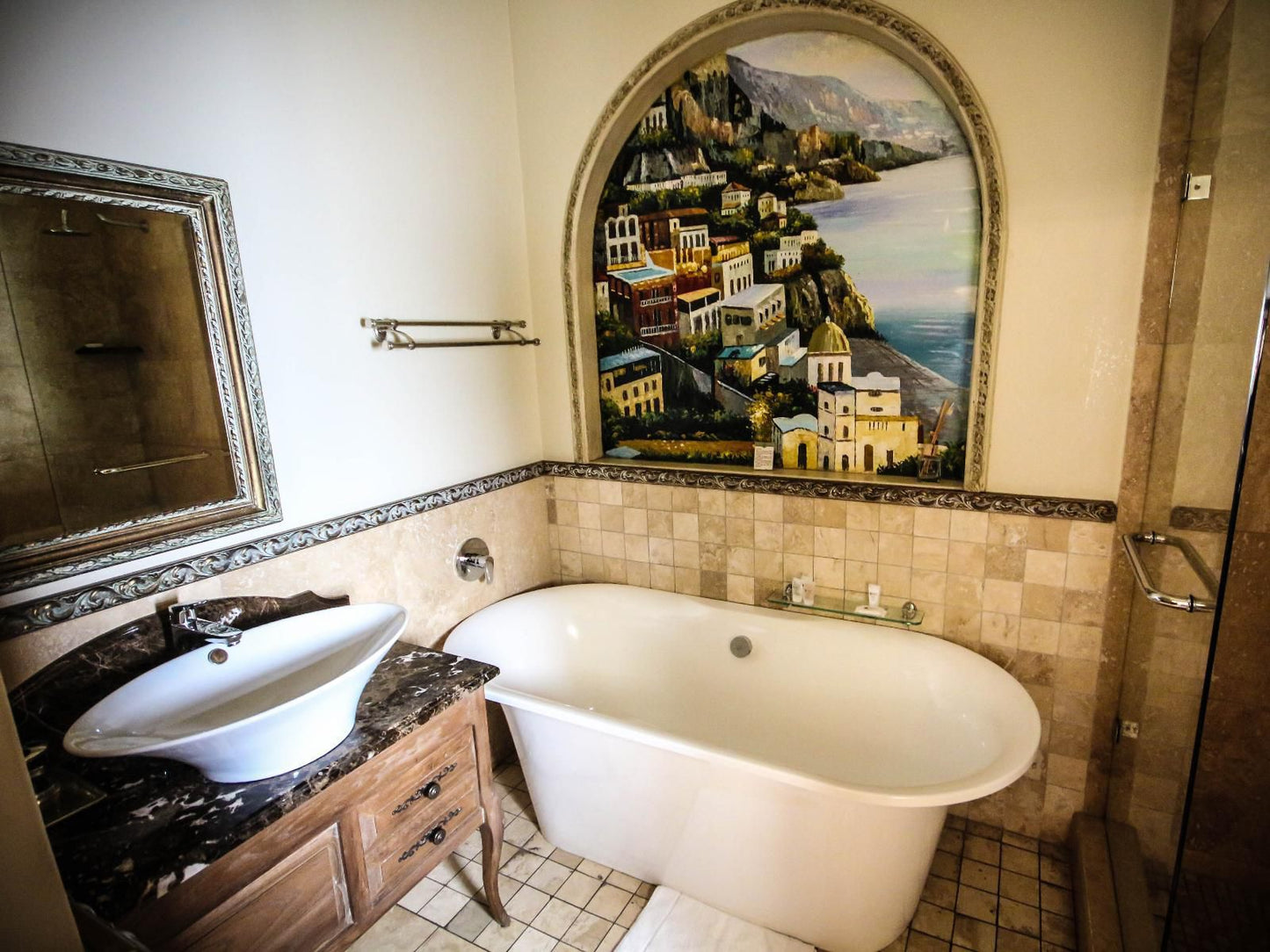 Three Rivers Lodge & Villa Anna Sophia, Luxury Disabled (Shower Only), Mosaic, Art, Bathroom