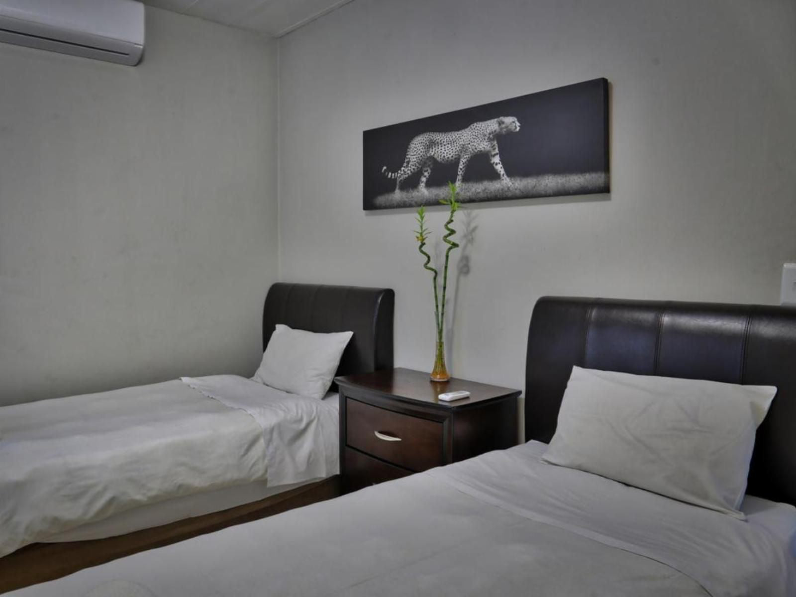 Tilla'S Guesthouse, Self-Catering Luxury Apartment, Bedroom