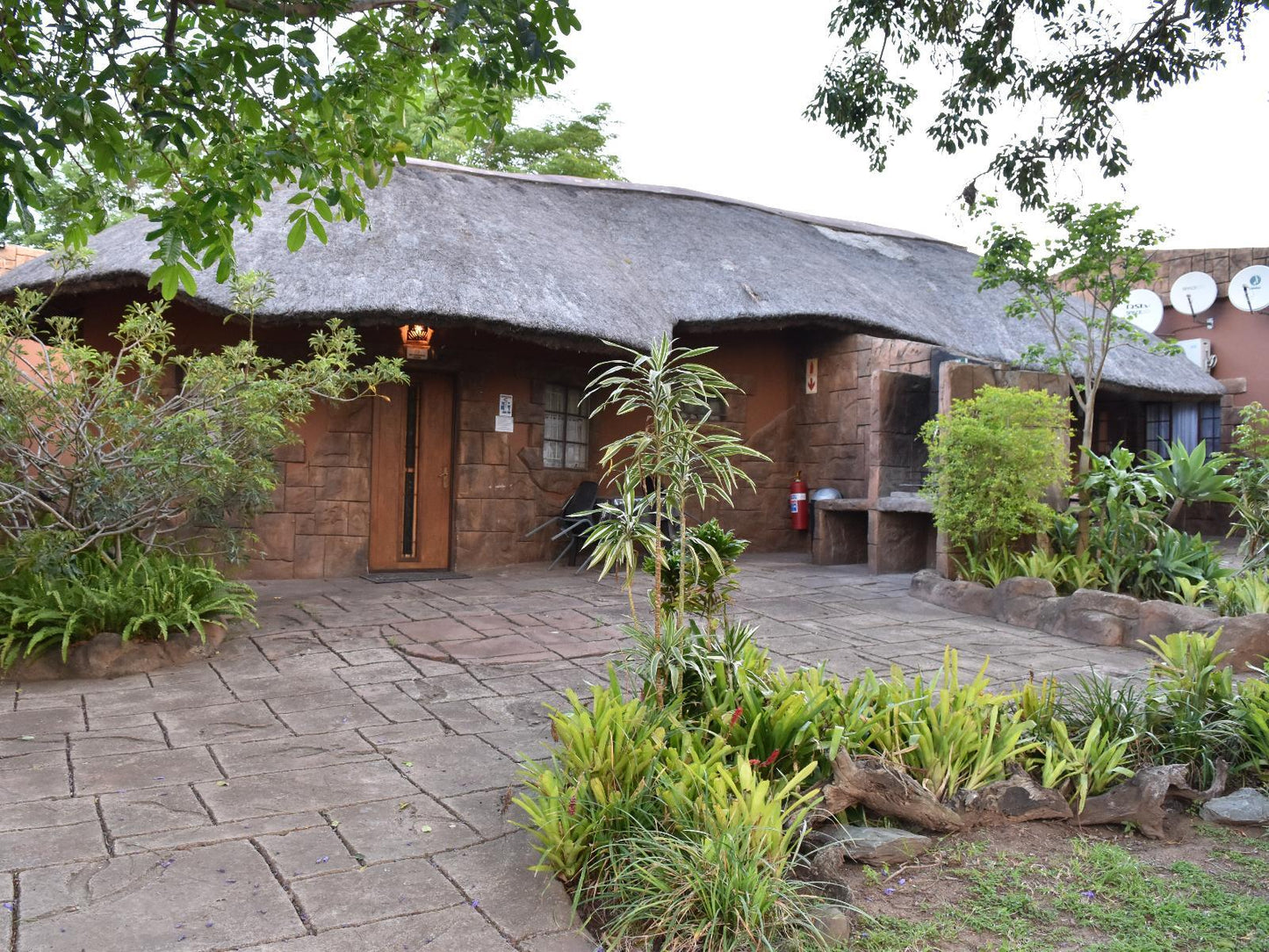 Thatched Cottage Unit 7 @ Tipperary Game Lodge