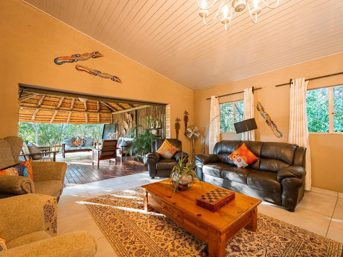 Tlouwana Camp, Colorful, Living Room