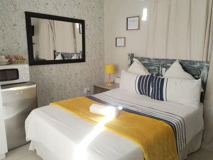 Tokelo Guesthouse Emalahleni, Standard King Room 9, Bedroom