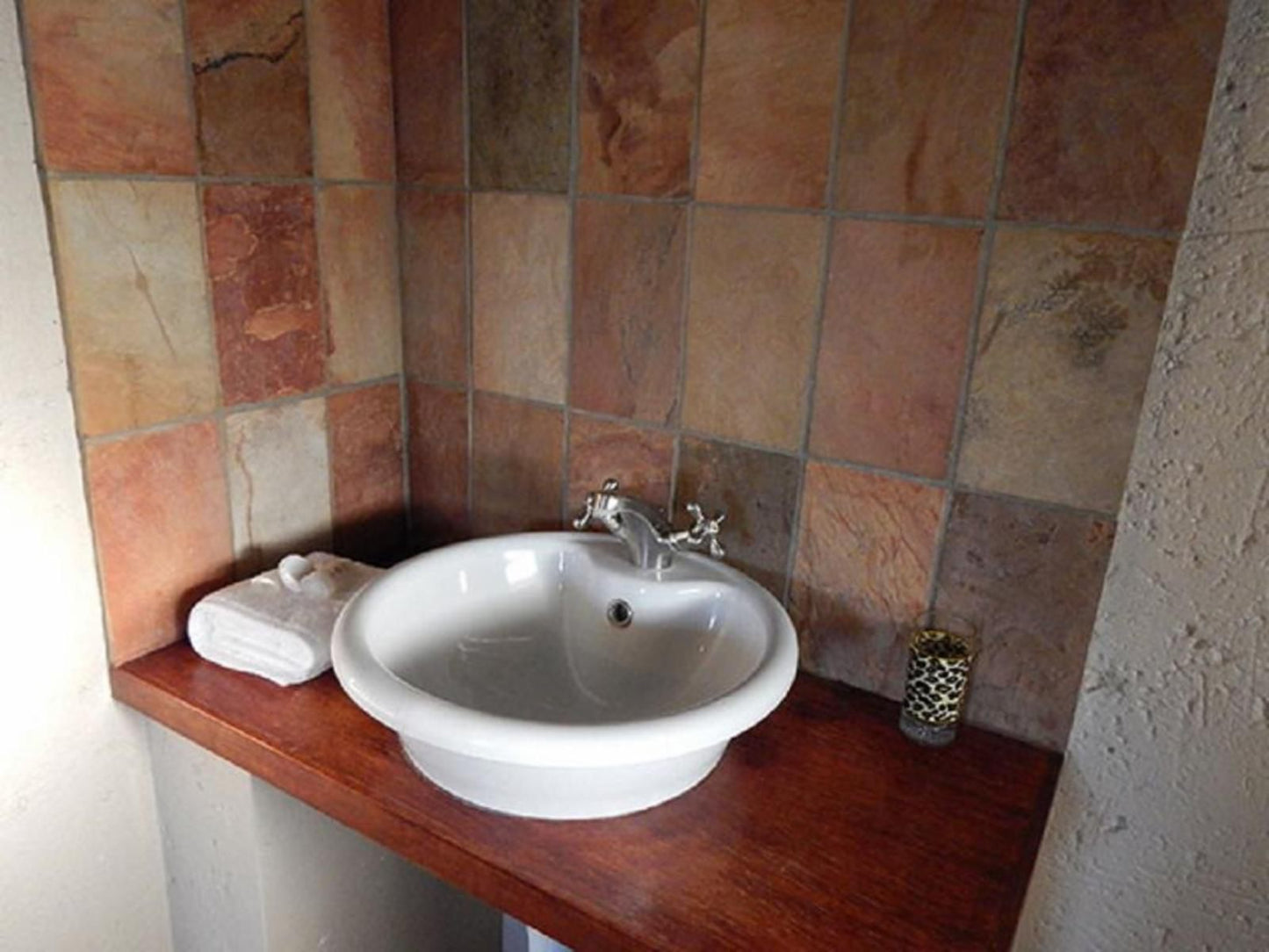 Torgos Lodge, Luxury Stone Chalets, Bathroom