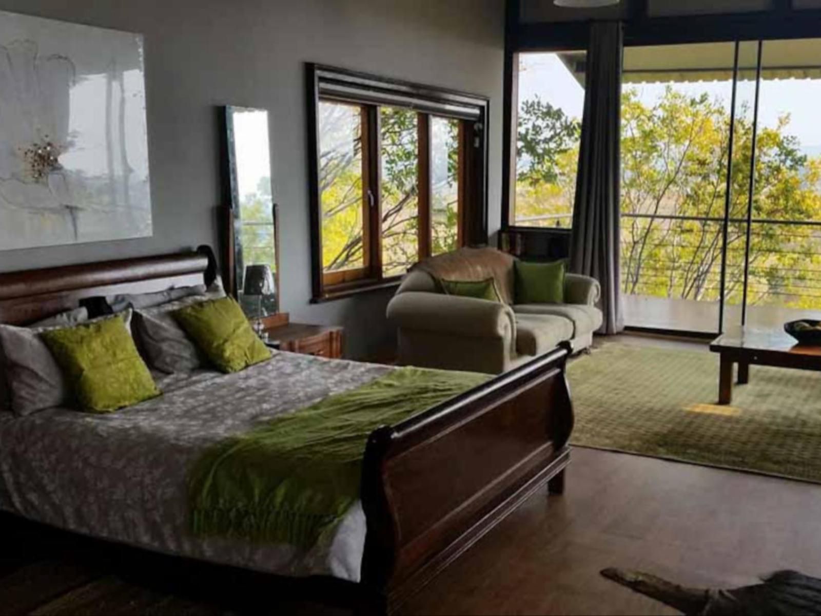 Tree Tops Guest Farm, Comfort Chalet - The Nest, Bedroom