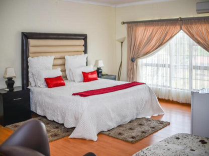 Executive Room @ Tshedza Guest Lodge