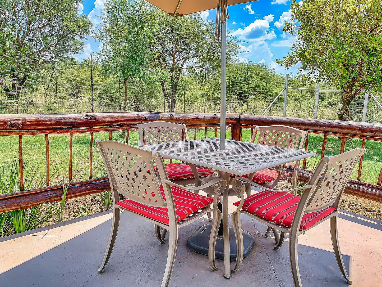 Tshikwalo Game Lodge, Luxury Room