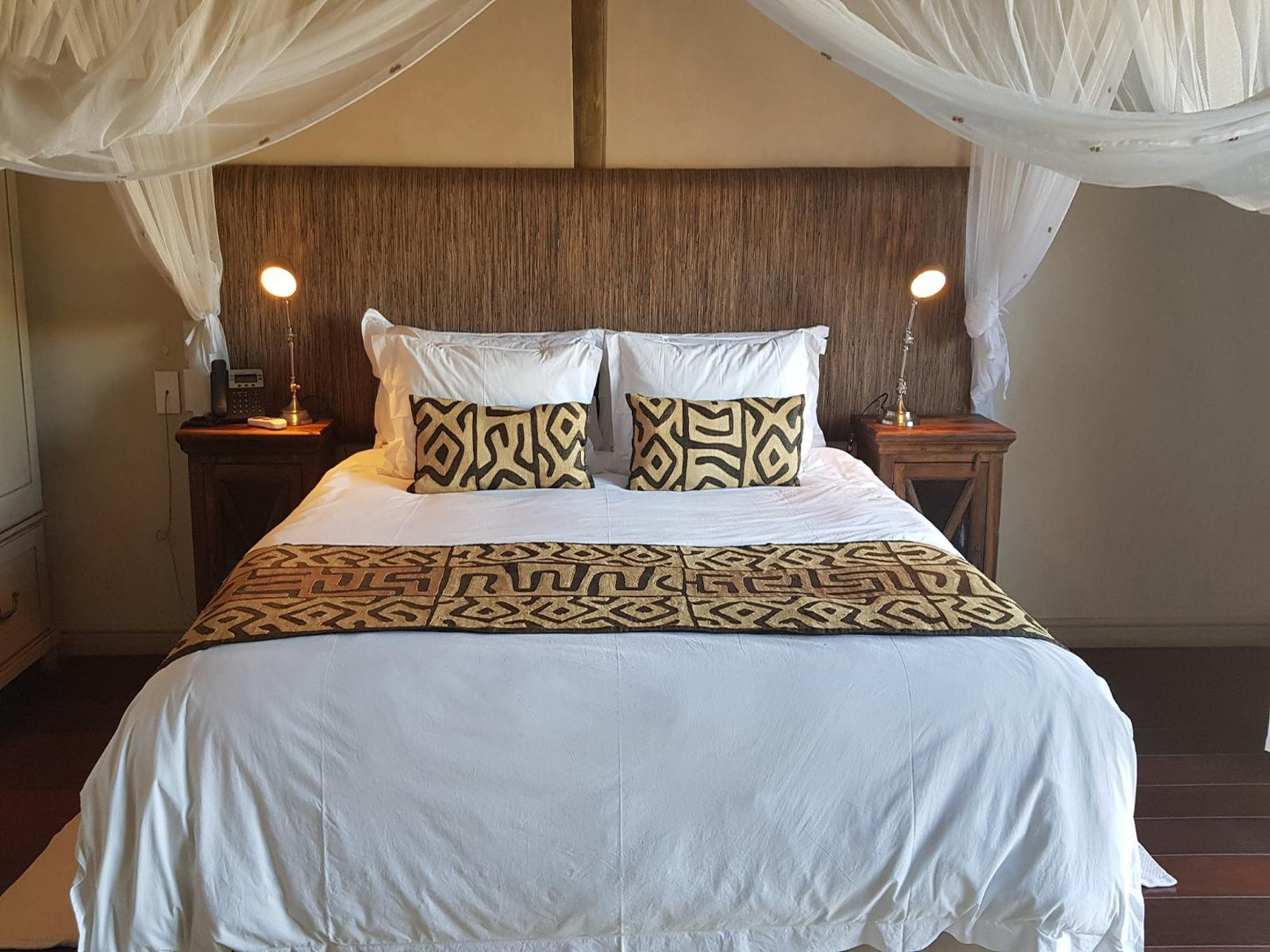 Luxury Room @ Tutwa Desert Lodge