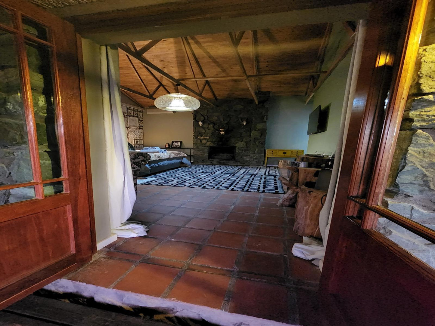 Lodge Room 2 @ Tzamenkomst River Lodge