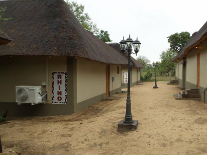 Rhino Superior Suite @ Umkumbe Safari Lodge Riverside