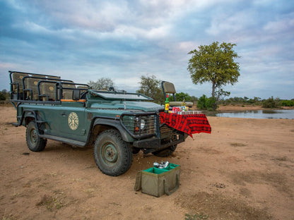 Umlani Bushcamp, Vehicle