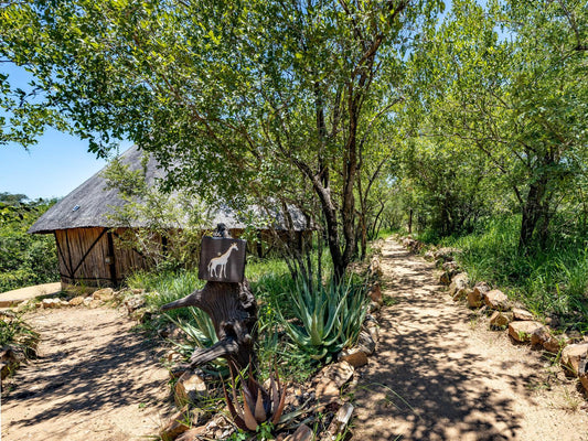 Hut 2 Giraffe - Reed Hut @ Umlani Bush Camp Timbavati Game Reserve