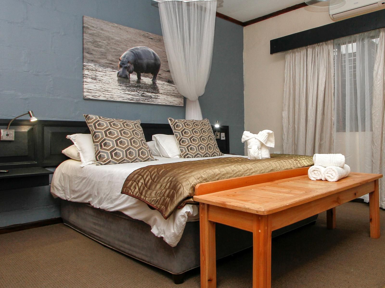 Umlilo Lodge, Small Room, Bedroom