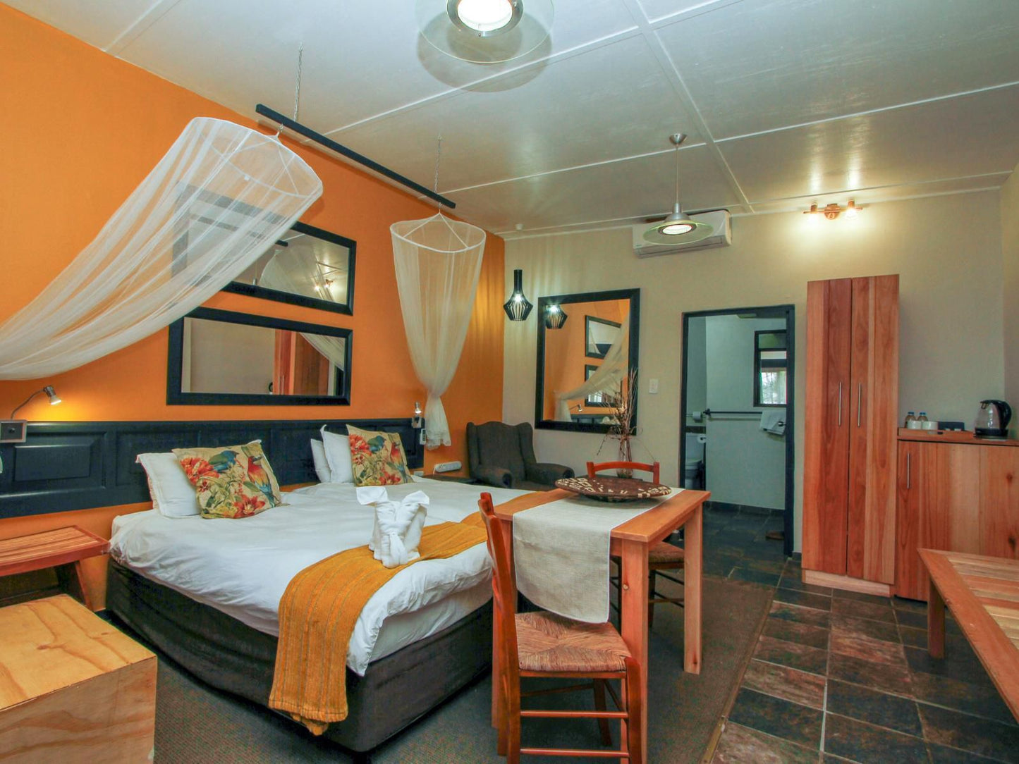 Umlilo Lodge, Standard Room