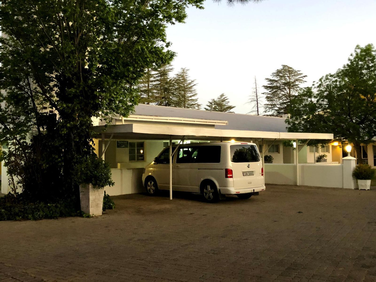 Umtali Country Inn, Car, Vehicle, Window, Architecture