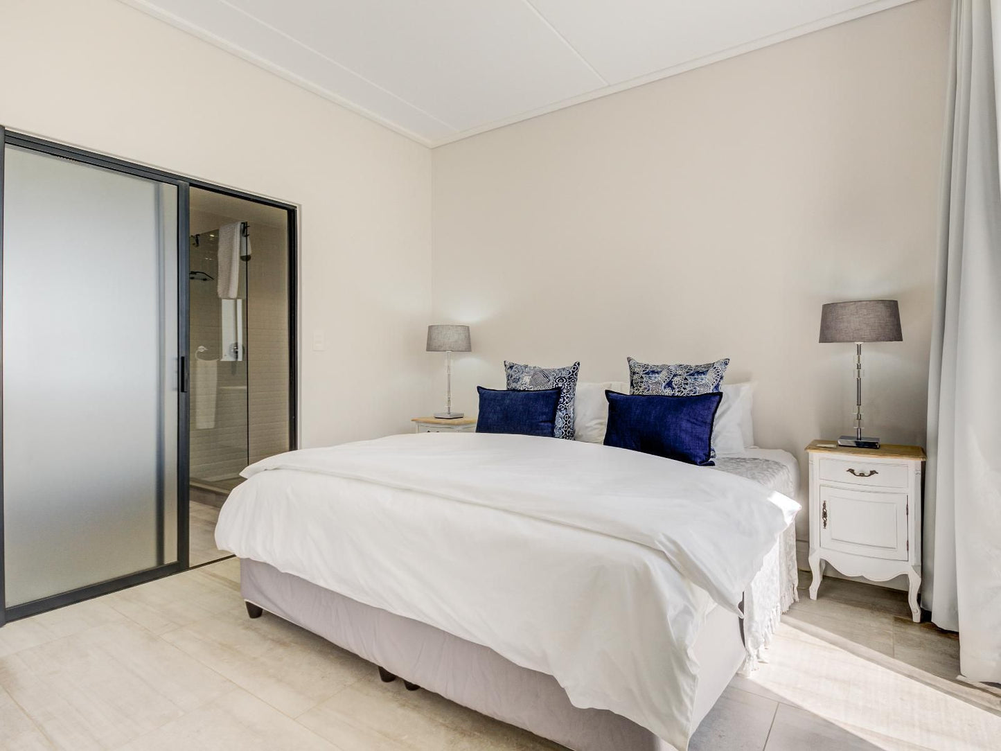 Uniquestay Paardevlei Square 2 Bedroom Apartment Firgrove Rural Somerset West Western Cape South Africa Bedroom