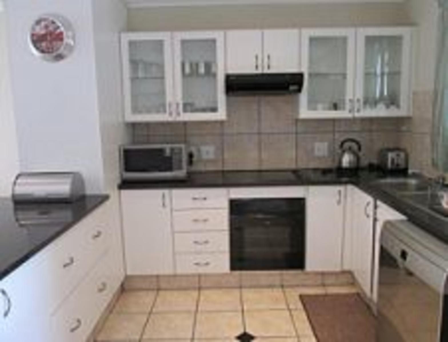 Unit 7 Elgin House Linkside Mossel Bay Mossel Bay Western Cape South Africa Kitchen