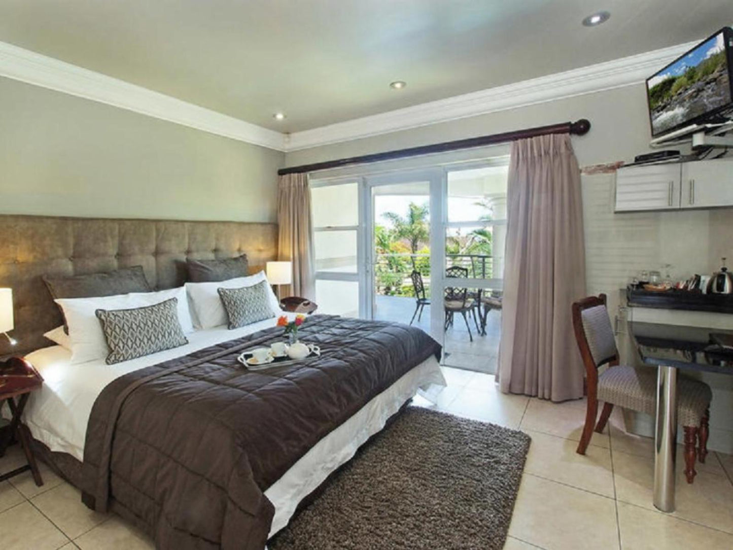 Executive Suite @ Ushaka Manor Guest House