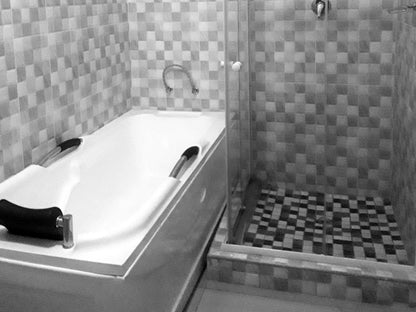 Vakhusi Guesthouse, Twin Beds Rooms, Colorless, Black and White, Bathroom