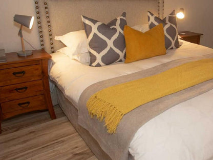 Valley Lodge, Luxury Garden Suites, Sepia Tones, Bedroom