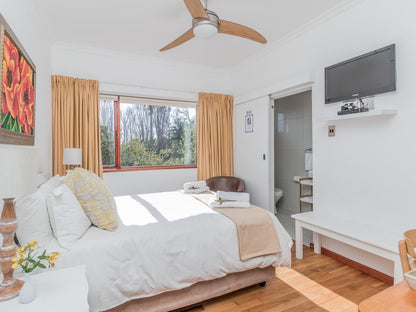 Standard Double Bedroom @ Valley Heights