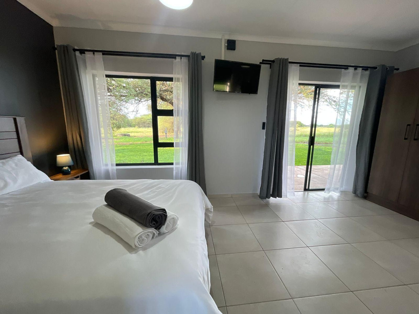 Valview Guest Lodge, Deluxe Double Room With Shower, Bedroom