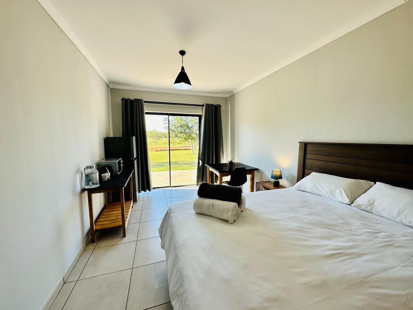 Valview Guest Lodge, Deluxe Double Room With Shower, Bedroom