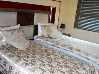 En-suite double room @ Vhafamadi Bed And Breakfast