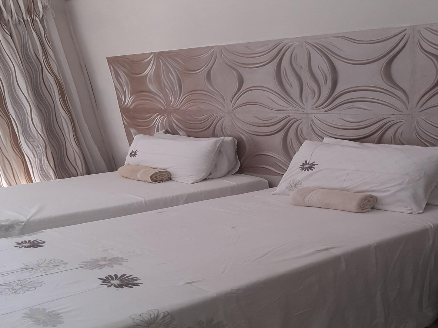 Standard Room With En-suite @ Vicky B Bed & Breakfast