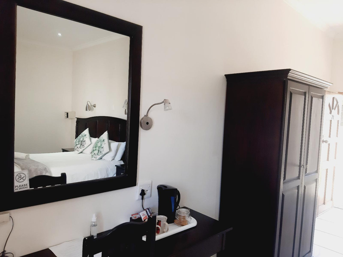 27 Deluxe Standard Double Room @ Victoria & Alfred Guest House