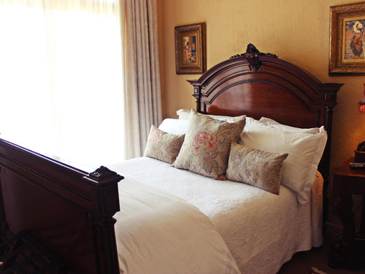 Room 04 @ Victorian Manor