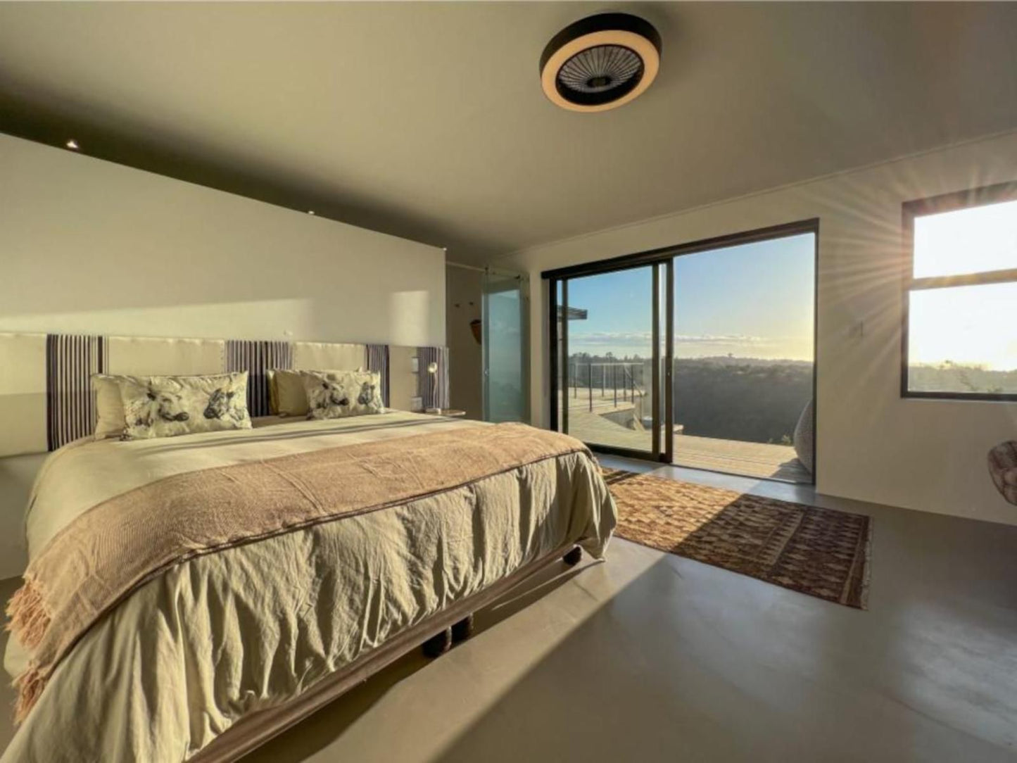 Views Over Wilderness, Executive King Room 4 - Mountain View, Bedroom