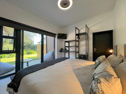 Views Over Wilderness, Premier King Room 7 - Sea View, Bedroom