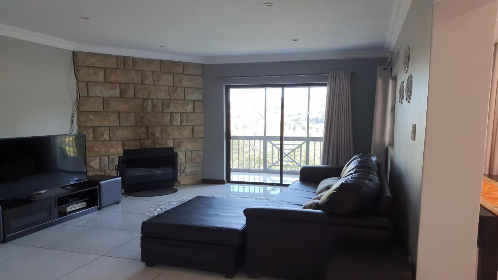 Villa 47 And Flatlet 47 Clarens Free State South Africa Unsaturated, Living Room