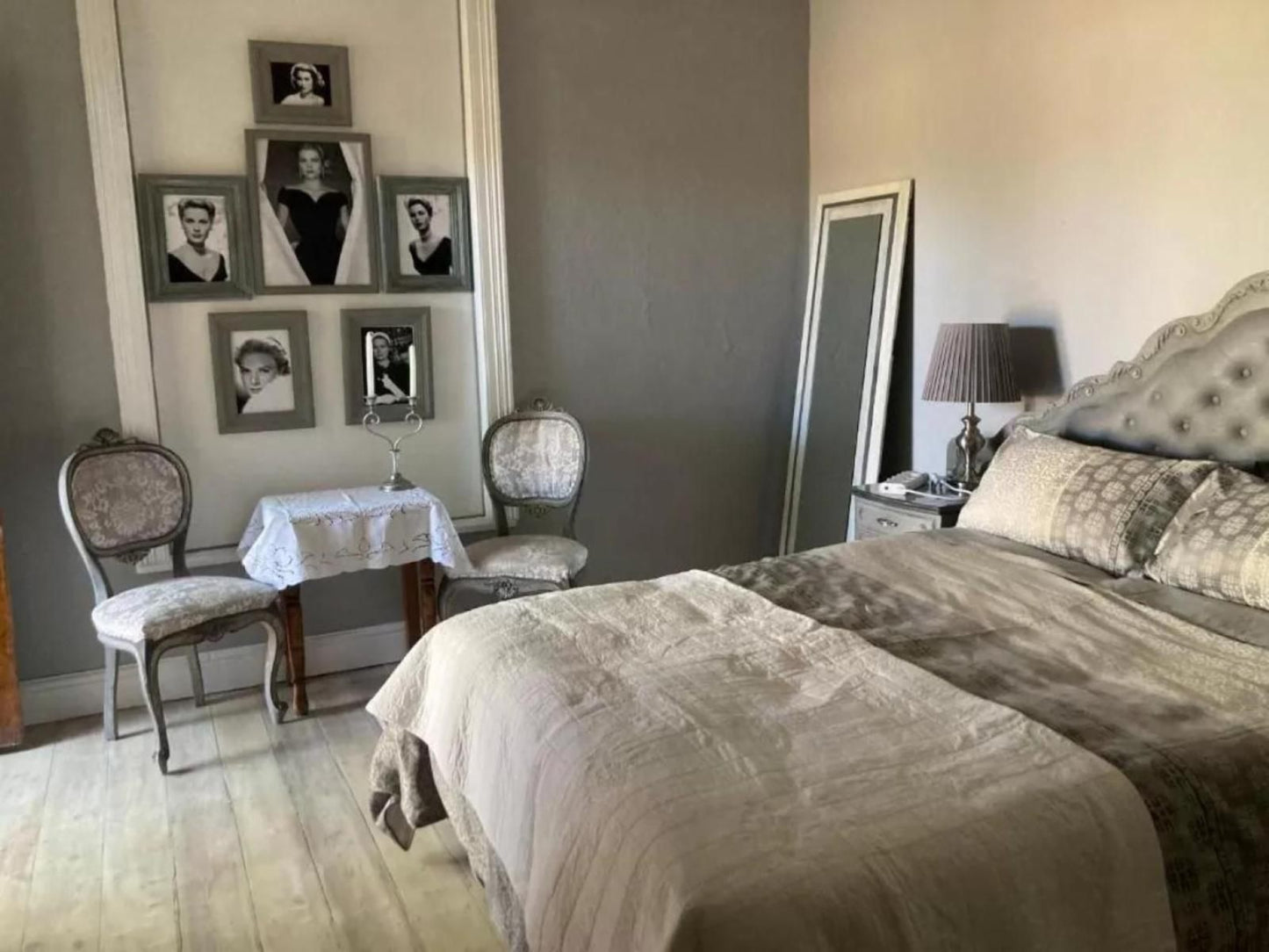 Villa Contessa, Omar Sharif, Face, Person, One Face, Bedroom, Frontal Face