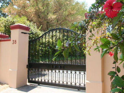 Villa Helderberg, Gate, Architecture