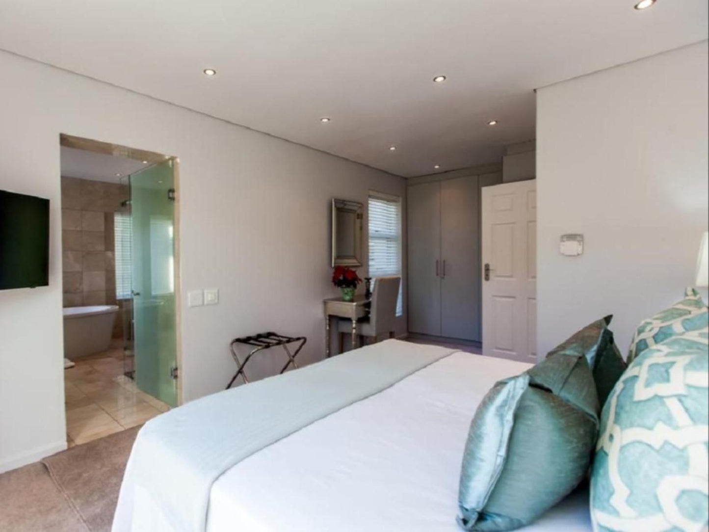 Villa On 1St Crescent Camps Bay Cape Town Western Cape South Africa Bedroom