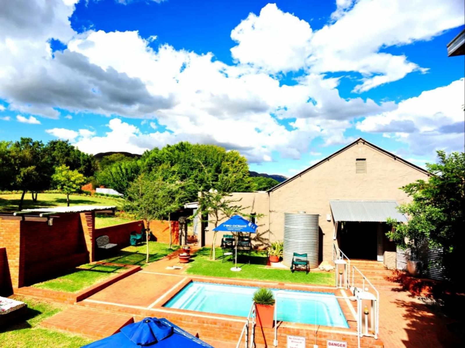 Villa Paradiso Country Manor, Colorful, Swimming Pool