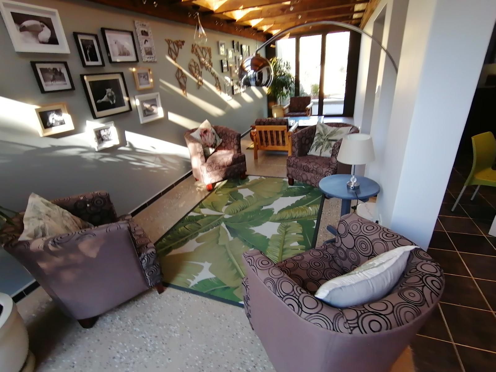 Villa Violet, Living Room